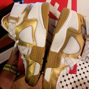 Air Raid gold